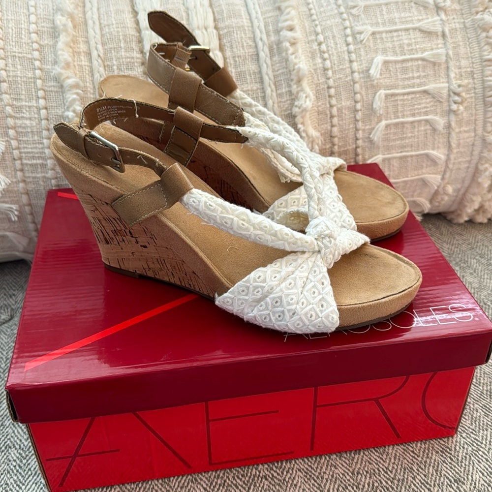 Aerosoles cork heel wedge with white top size 8.5